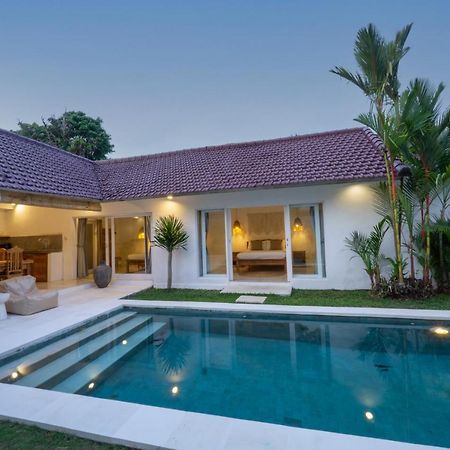 Villa Pagu Seminyak  Luaran gambar