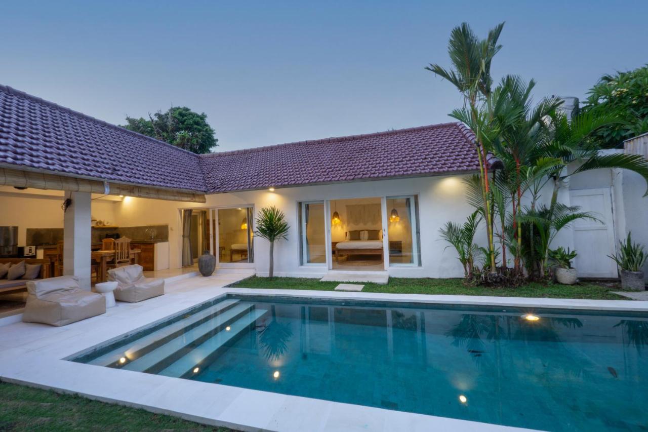 Villa Pagu Seminyak  Luaran gambar