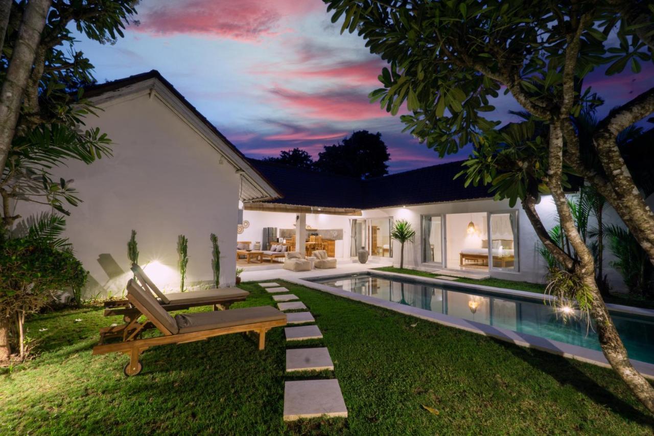 Villa Pagu Seminyak  Luaran gambar